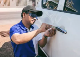 Car Locksmith in San Diego Country Estates, CA